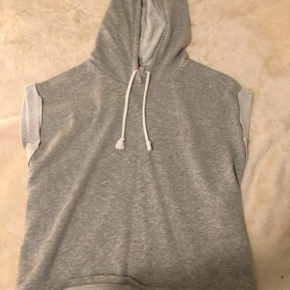 Sleeveless hoodie
